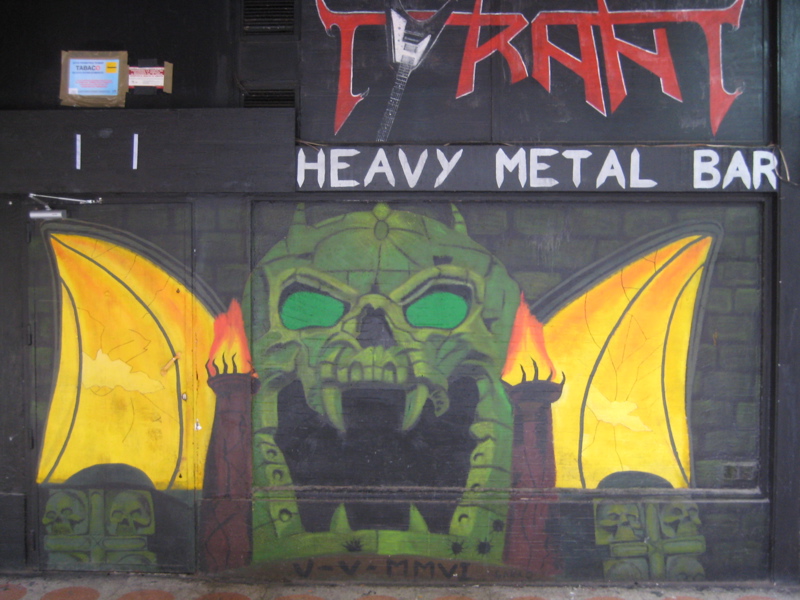 Yep, it\'s a heavy metal bar.